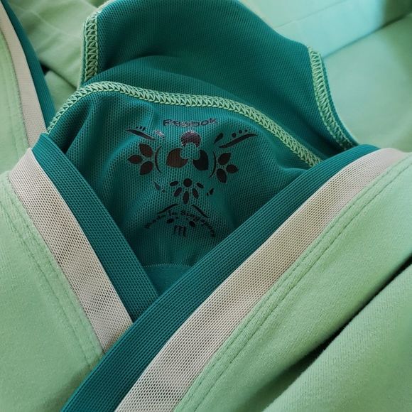 Reebok Workout Athletic Racer-back Top Medium - Picture 4 of 5